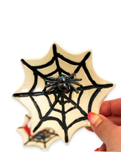 Load image into Gallery viewer, Spider Web Dish
