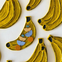 Load image into Gallery viewer, Speckled Banana Dish
